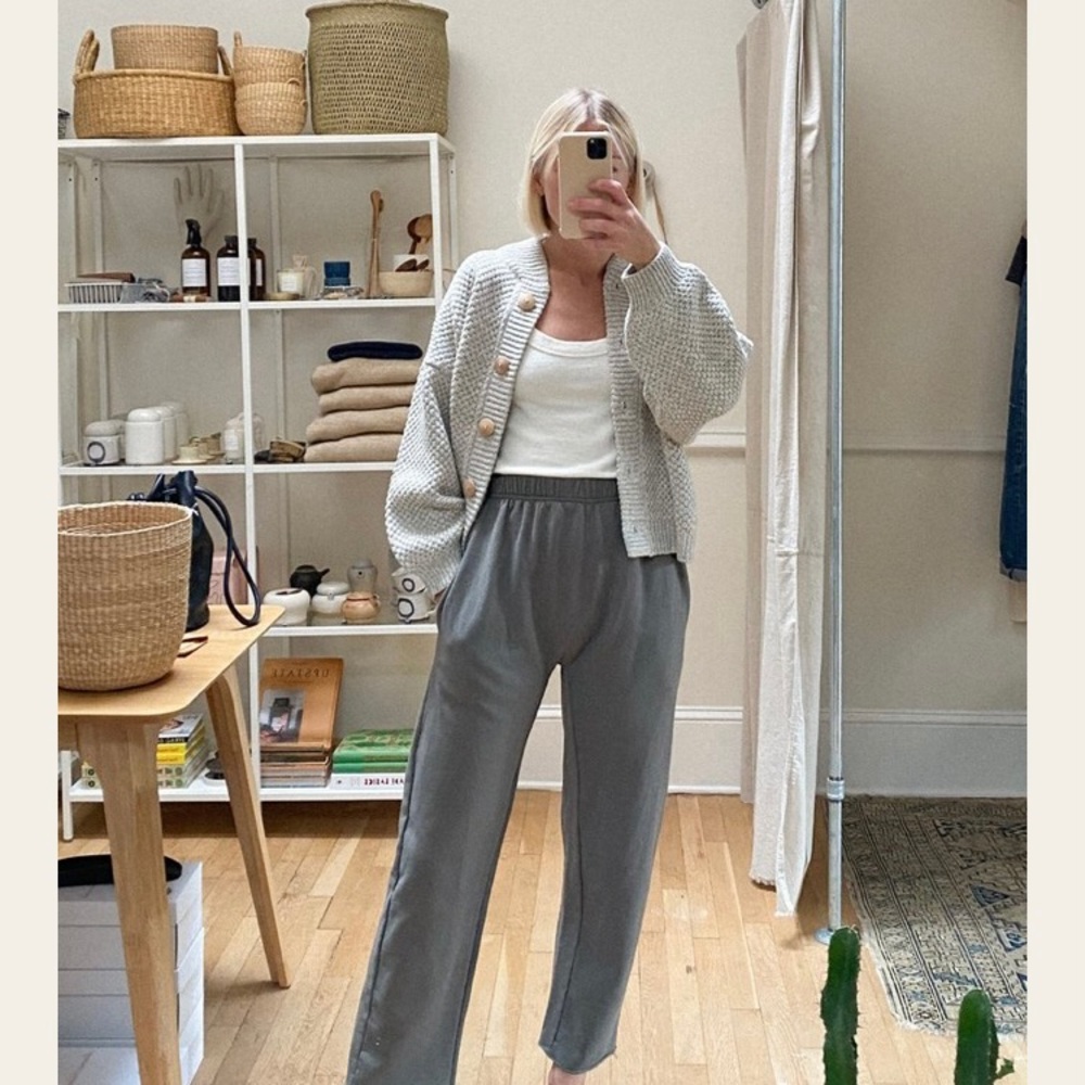 Wol hide easy sweatpants in fir, size large.